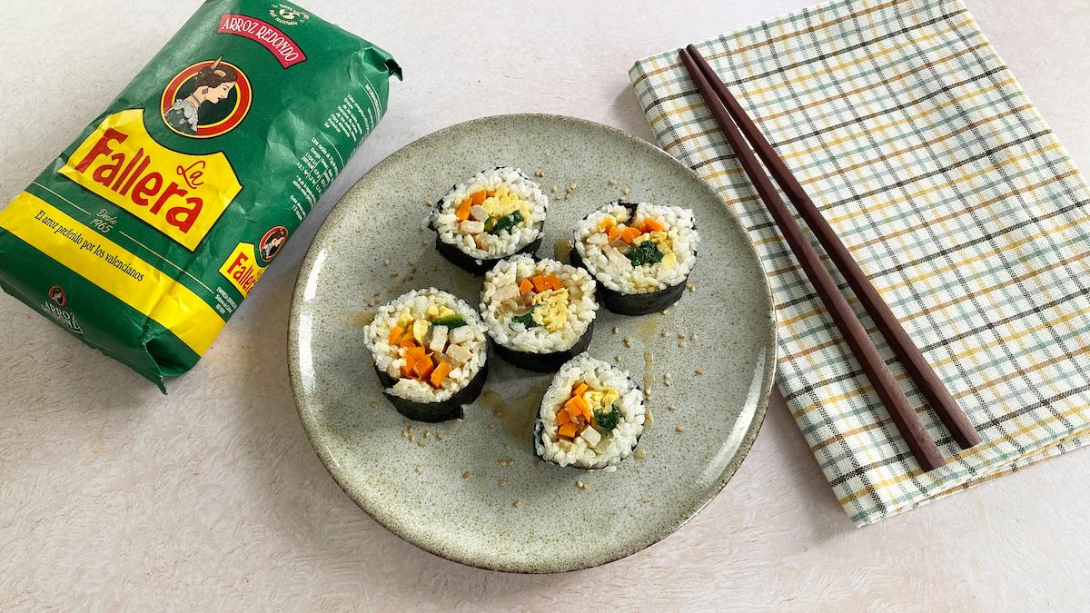 https://www.lafallera.es/wp-content/uploads/2023/08/gimbap-.jpg