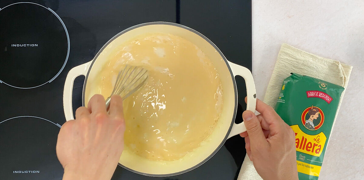 Añadir mezcla a Flan de arroz con leche