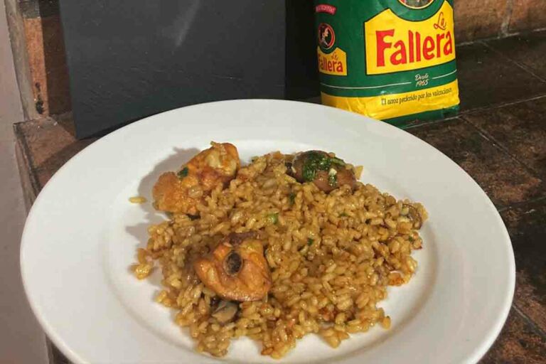 Foto de Arroz con pollo y champiñones