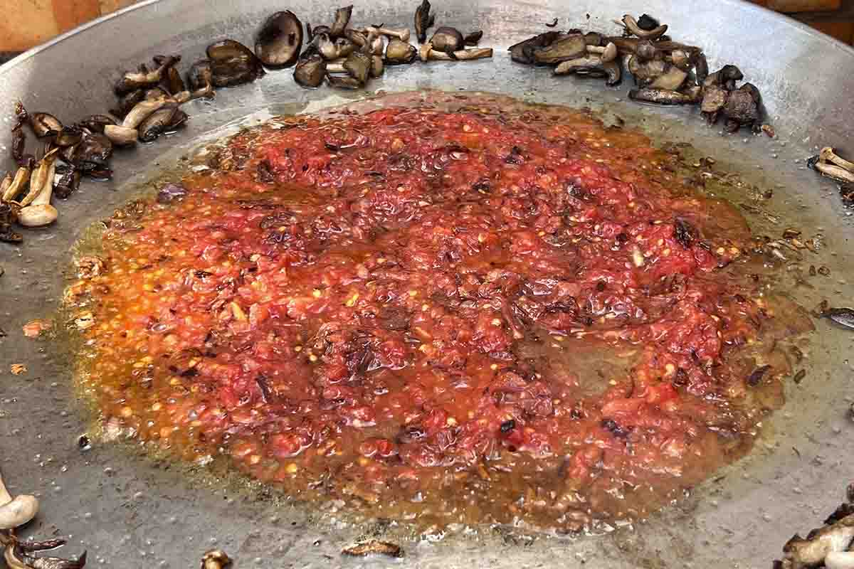 paso a paso arroz con carrilleras cerdo tomate