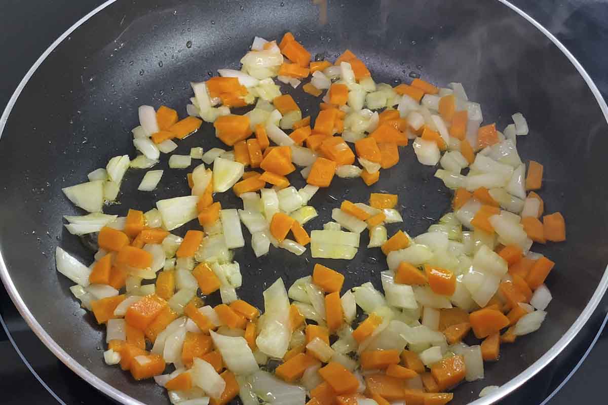 paso a paso garbanzos al curry con arroz sofrito