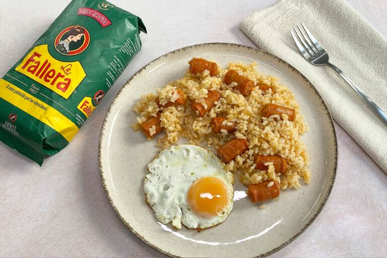 Foto de Arroz con chistorra y huevo: receta fácil y deliciosa