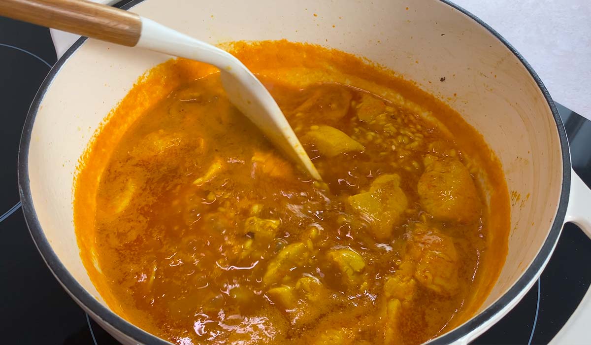 Cocinar el arroz en Arroz con pinchitos