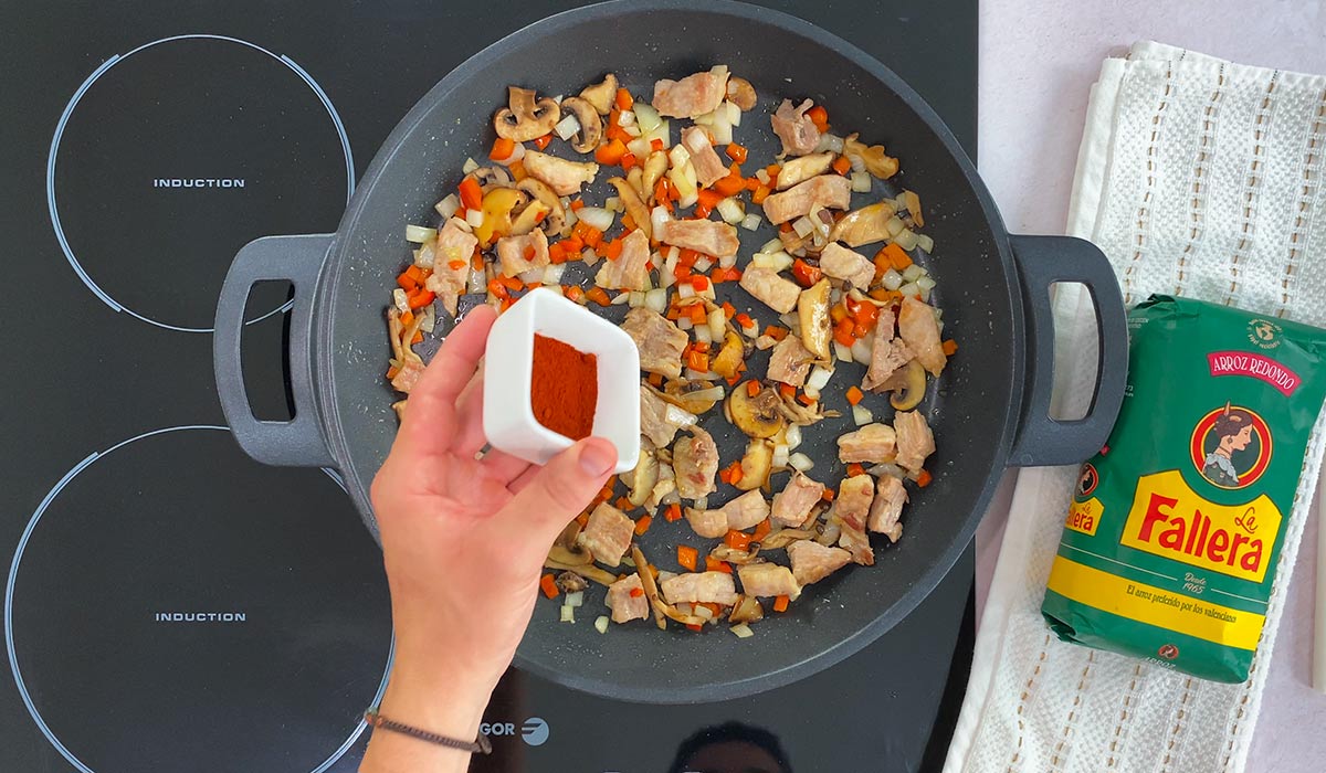 Verduras y pimentón para Arroz con secreto, setas y foei