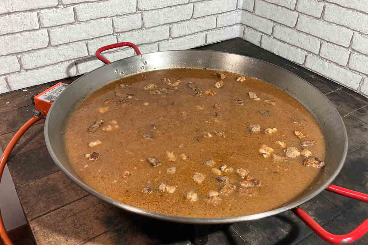 paso a paso arroz con ternera caldo