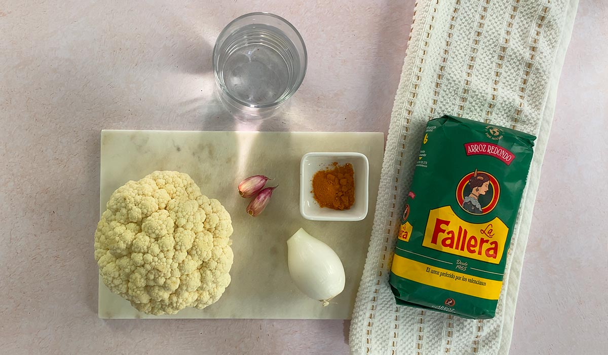 Ingredientes de arroz con coliflor