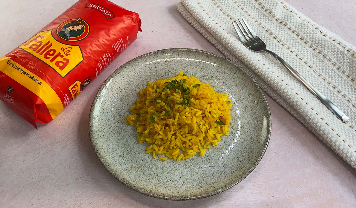 Presentación de Arroz con cúrcuma