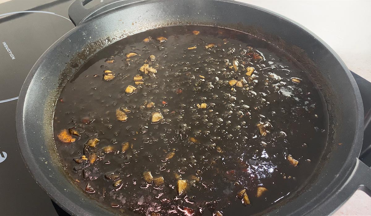 Caldo en Arroz negro con sepia