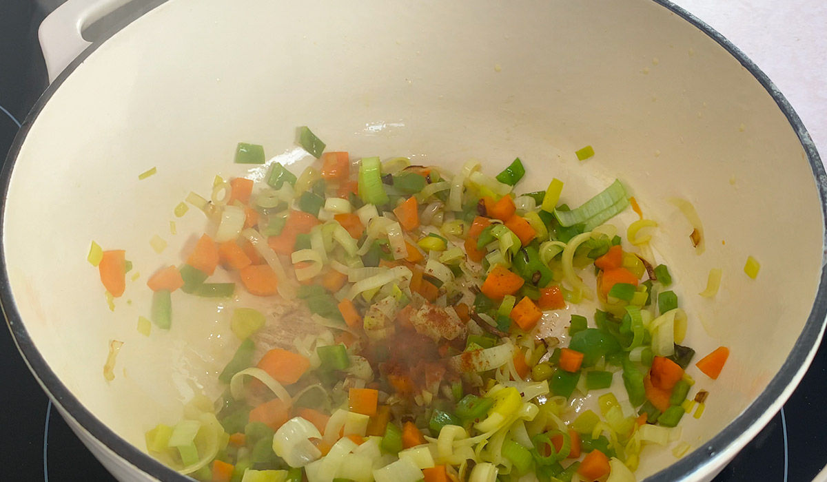 Sofrito para Alubias negras con arroz 