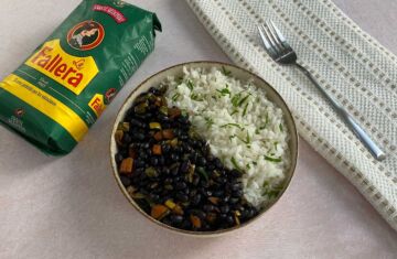 alubias negras con arroz