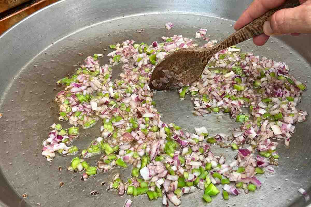 paso a paso arroz con buey de mar sofrito