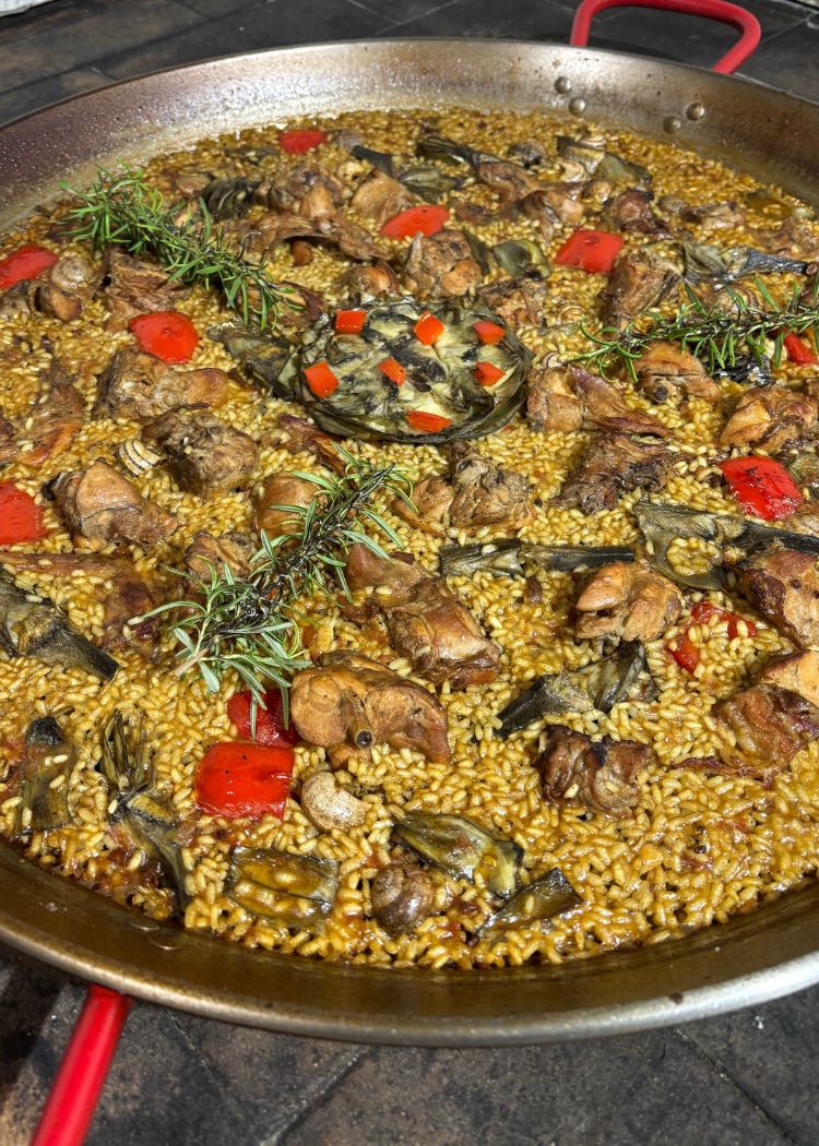 Presentación paella de conejo