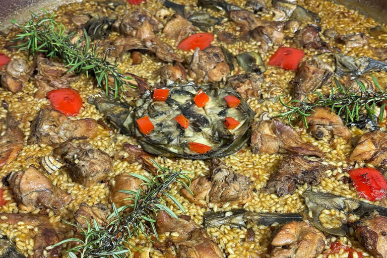 Foto de Paella de conejo: receta tradicional y fácil de preparar